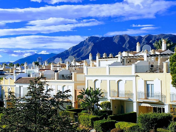House | Resale in Bahía de Marbella in Bahía de Marbella, Marbella East, Costa del Sol - Photo 3