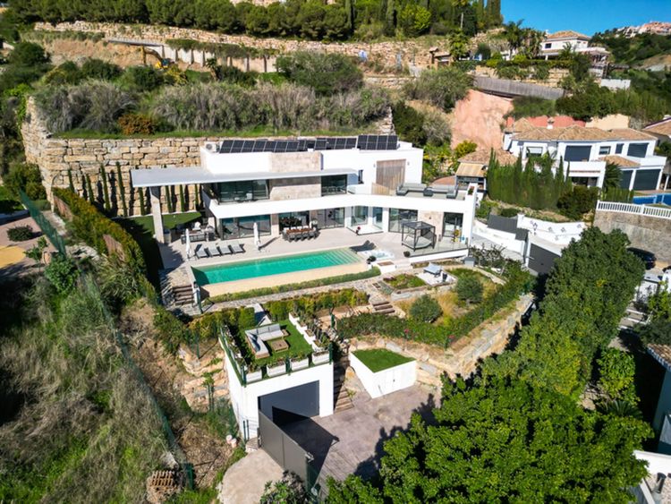 listing card gallery