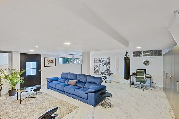 House | Resale in Marbella in Marbella Others, Costa del Sol - Photo 5