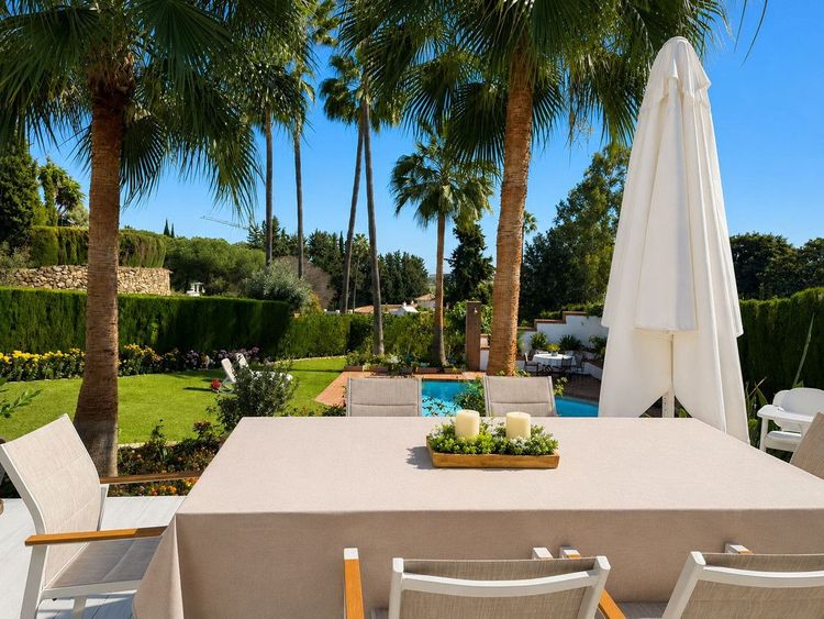 House | Resale in El Paraiso in El Paraiso, Costa del Sol - Photo 3