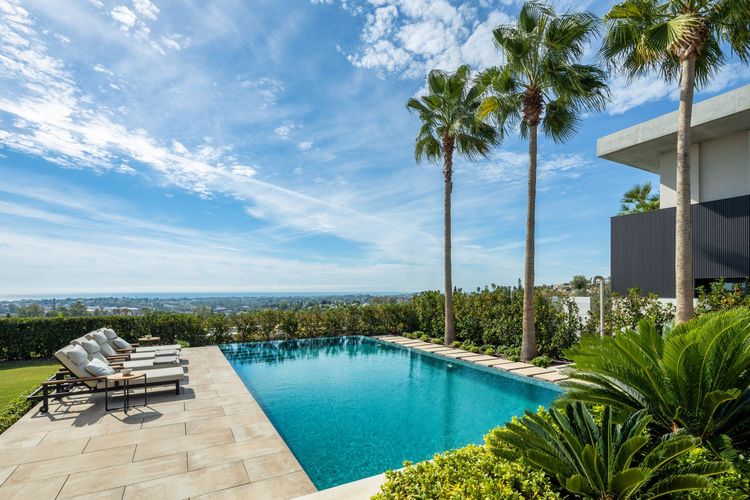 House | Resale in La Quinta in La Quinta, Costa del Sol - Photo 5