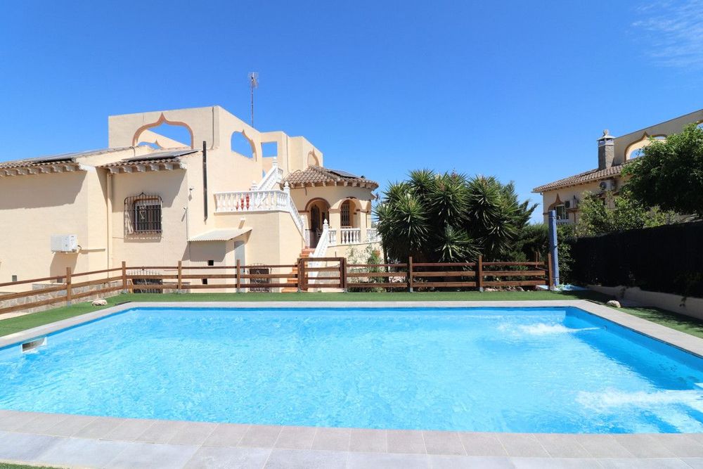 House | Resale in Algorfa in Algorfa, Costa Blanca - Main property photo