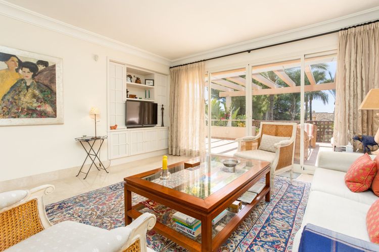 Apartment | Resale in Río Real in Río Real, Costa del Sol - Photo 2