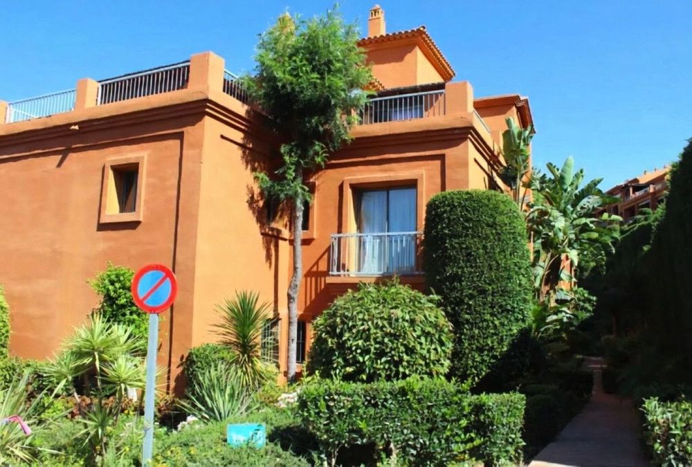 Apartment | Resale in Atalaya in Atalaya, Costa del Sol - Main property photo