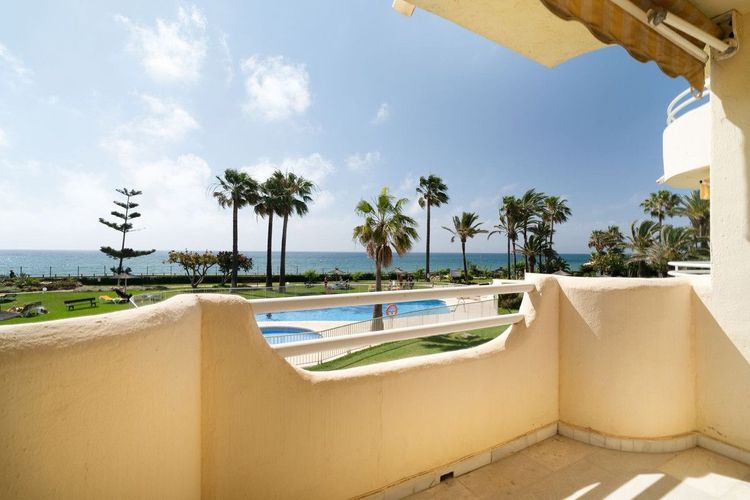 Apartment | Resale in La Cala de Mijas in La Cala de Mijas, Costa del Sol - Photo 3