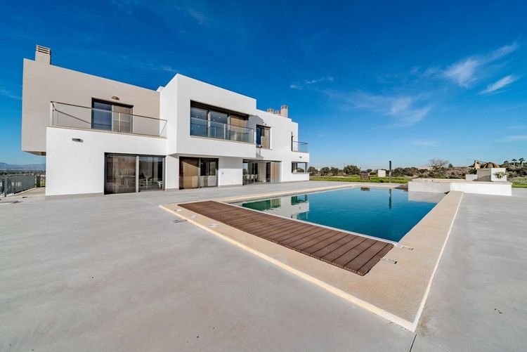 House | Resale in La Marina in La Marina, Costa Blanca - Photo 4