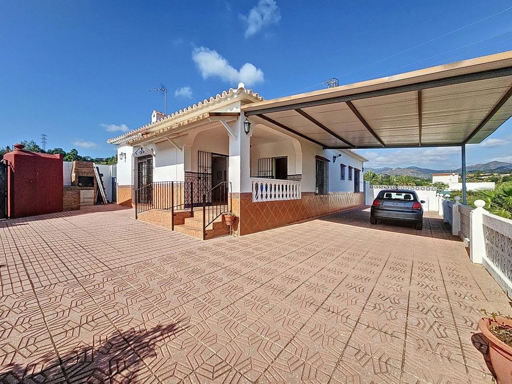 House | Resale in El Padron in El Padron, Costa del Sol - Main property photo