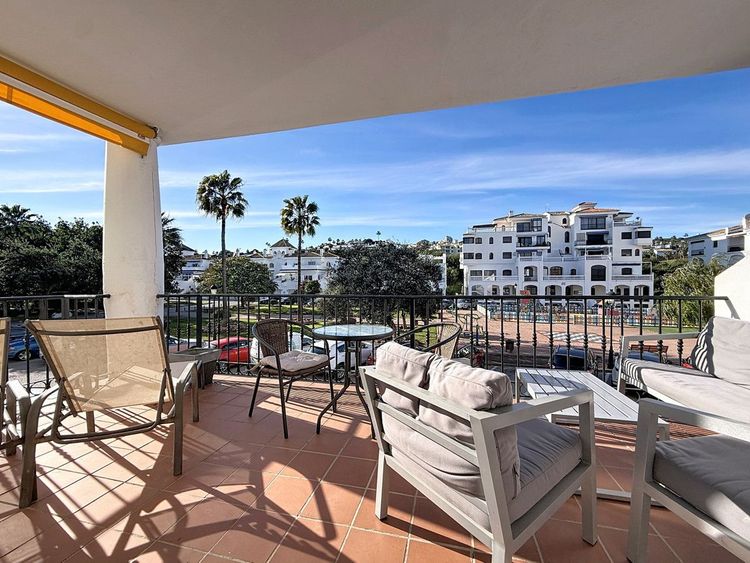 Apartment | Resale in La Duquesa - Development photo 1