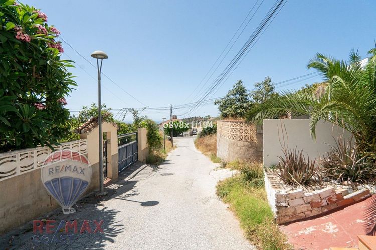 House | Resale in Rincón de la Victoria in Rincón de la Victoria, Costa del Sol - Photo 2