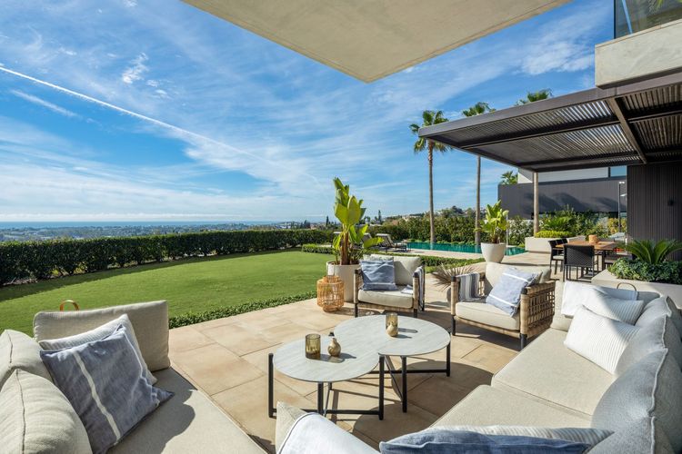 House | Resale in La Quinta in La Quinta, Costa del Sol - Photo 4