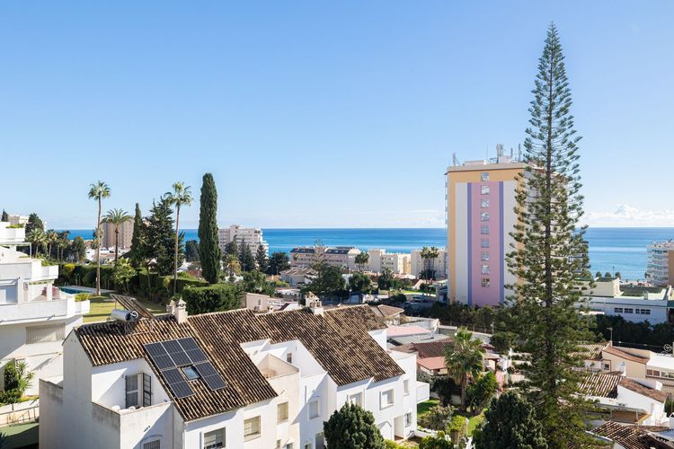 House | Resale in Fuengirola in Fuengirola Others, Costa del Sol - Photo 2