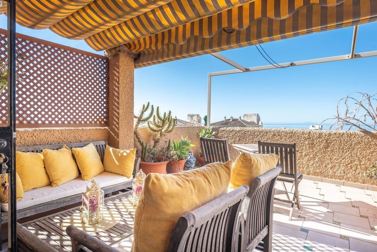 House | Resale in Estepona in Estepona, Costa del Sol - Photo 3