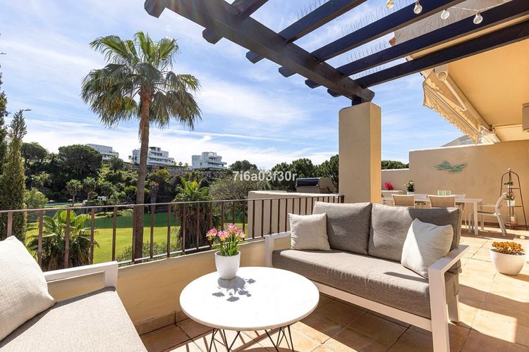 Penthouse | Resale in Benahavís in Benahavís, Costa del Sol - Photo 5