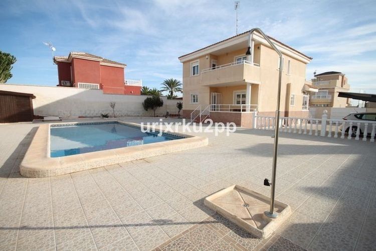 House | Resale in Aguas Nuevas in Aguas Nuevas, Costa Blanca - Main property photo