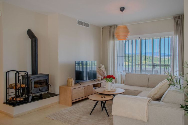 Apartment | Resale in Estepona in Estepona, Costa del Sol - Photo 5
