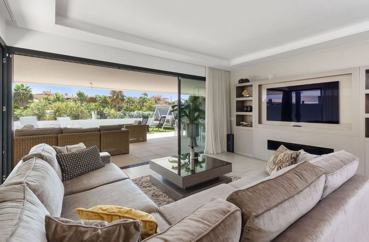 Apartment | Resale in Estepona in Estepona, Costa del Sol - Photo 3