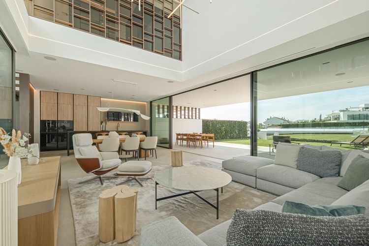 House | Resale in The Golden Mile in The Golden Mile, Costa del Sol - Photo 5