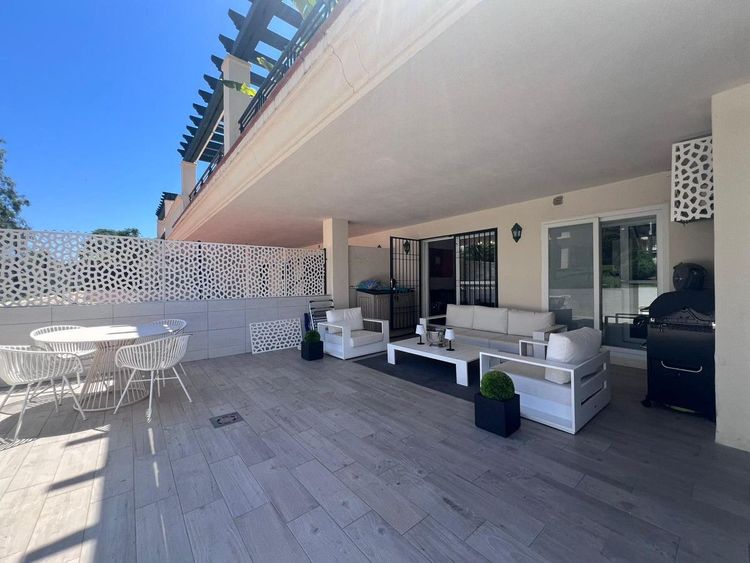 Apartment | Resale in Puerto Banús in Puerto Banús, Costa del Sol - Photo 5