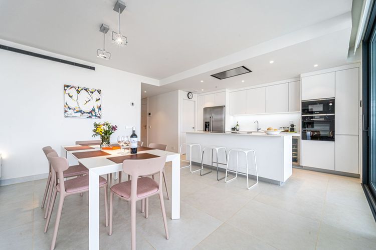 Apartment | Resale in Fuengirola in Fuengirola Others, Costa del Sol - Photo 4