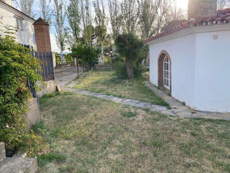 House | Resale in Arriate in Arriate, Costa del Sol - Photo 3