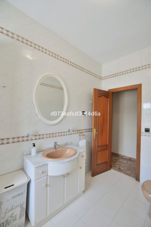 House | Resale in Ronda in Ronda, Serranía de Ronda, Costa del Sol - Photo 5