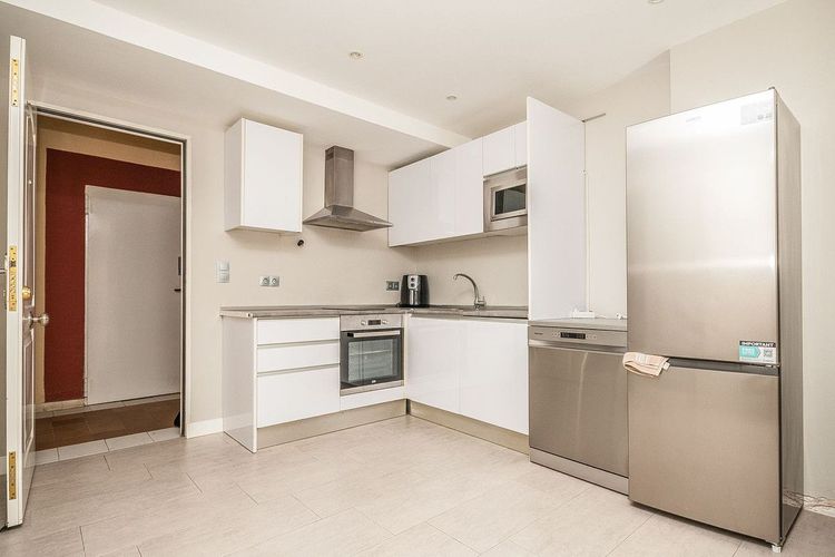 Apartment | Resale in Elviria in Elviria, Costa del Sol - Photo 3