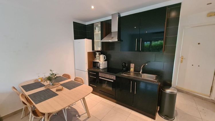 Apartment | Resale in Benalmadena in Benalmadena Others, Costa del Sol - Photo 2