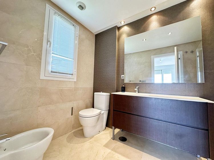 Apartment | Resale in Los Arqueros in Los Arqueros, Costa del Sol - Photo 3