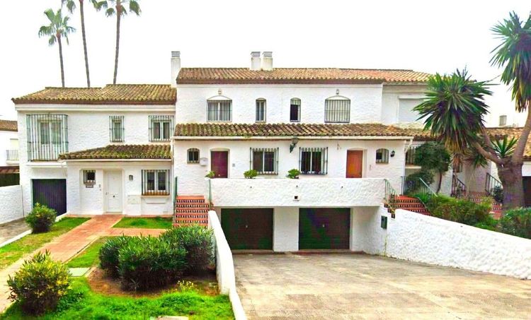 Apartment | Resale in El Paraiso - Development photo 1