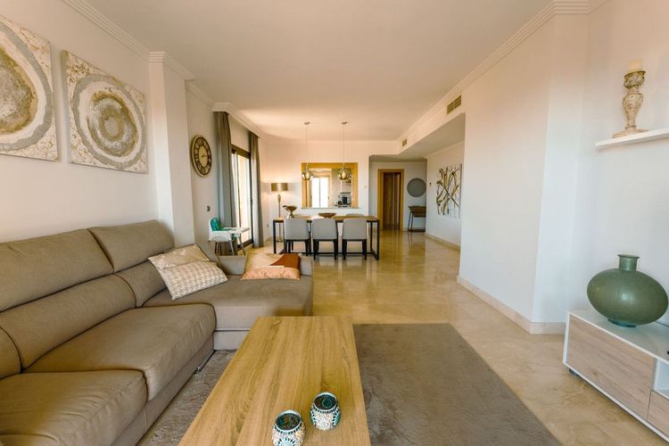 Apartment | Resale in Atalaya in Atalaya, Costa del Sol - Photo 5
