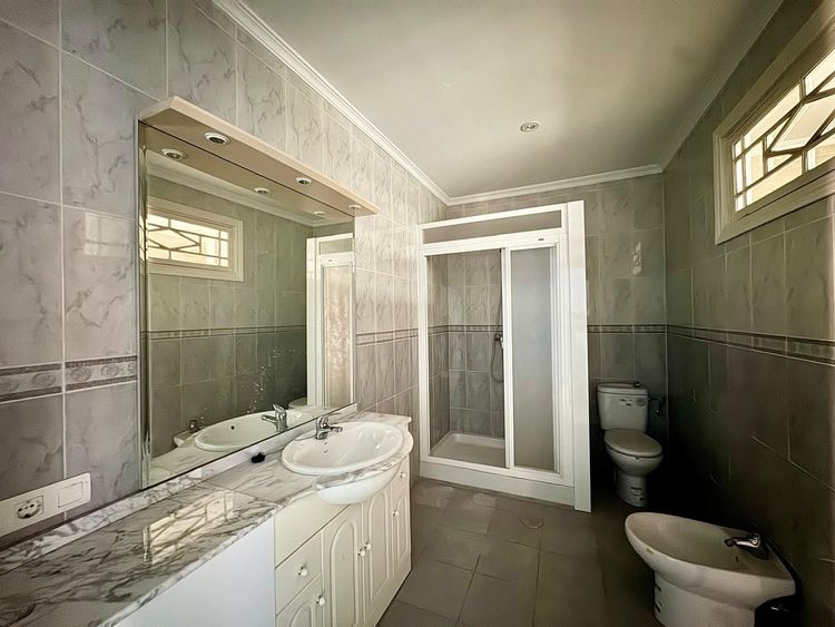 Apartment | Resale in Málaga in Málaga, Costa del Sol - Photo 3