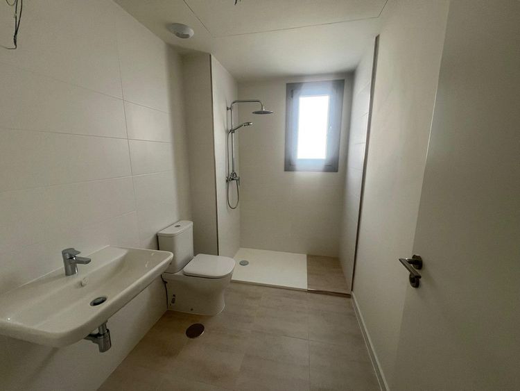 Apartment | Resale in Estepona in Estepona, Costa del Sol - Photo 5