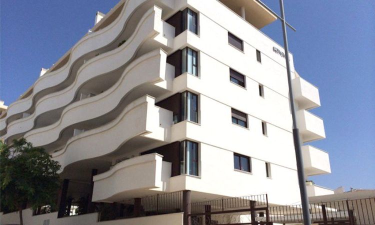 Apartment | Resale in Estepona in Estepona, Costa del Sol - Photo 2
