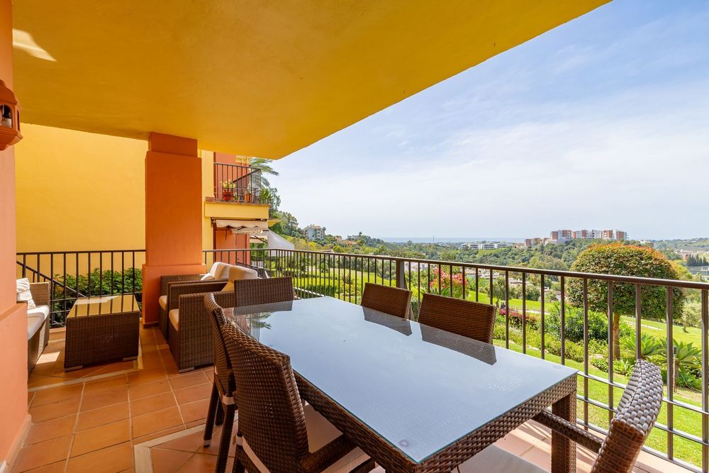 Apartment | Resale in Los Arqueros in Los Arqueros, Costa del Sol - Main property photo
