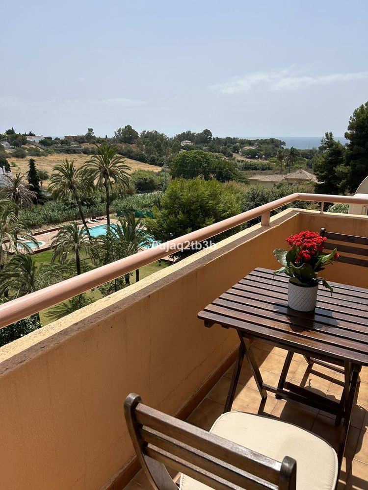 Apartment | Resale in New Golden Mile in New Golden Mile, Costa del Sol - Main property photo