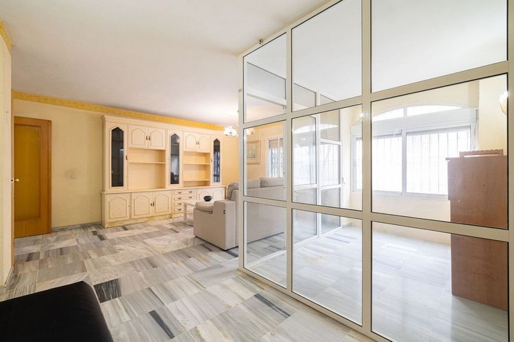 Apartment | Resale in Arroyo de la Miel in Arroyo de la Miel, Costa del Sol - Photo 4