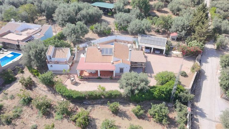 House | Resale in Periana in Periana, Costa del Sol - Photo 3