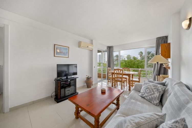 Apartment | Resale in Benalmadena Costa in Benalmadena Costa, Costa del Sol - Photo 3