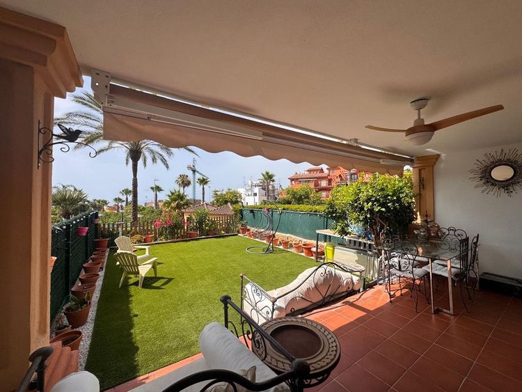 House | Resale in Estepona in Estepona, Costa del Sol - Photo 2