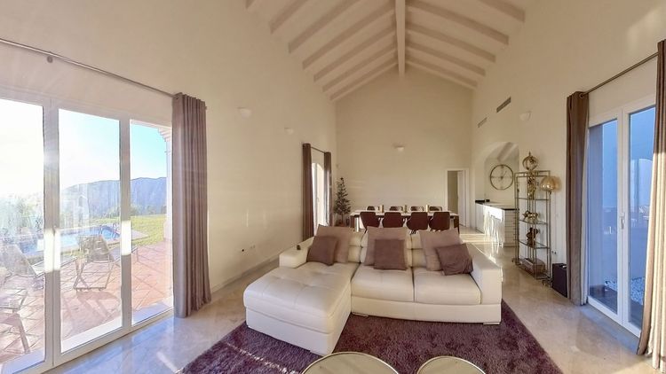 House | Resale in Sierra Blanca in Sierra Blanca, Costa del Sol - Photo 5