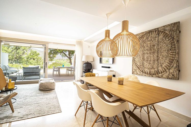 listing card gallery