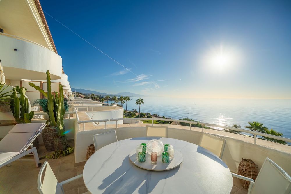 Penthouse | Resale in Estepona in Estepona, New Golden Mile Others, Costa del Sol - Main property photo