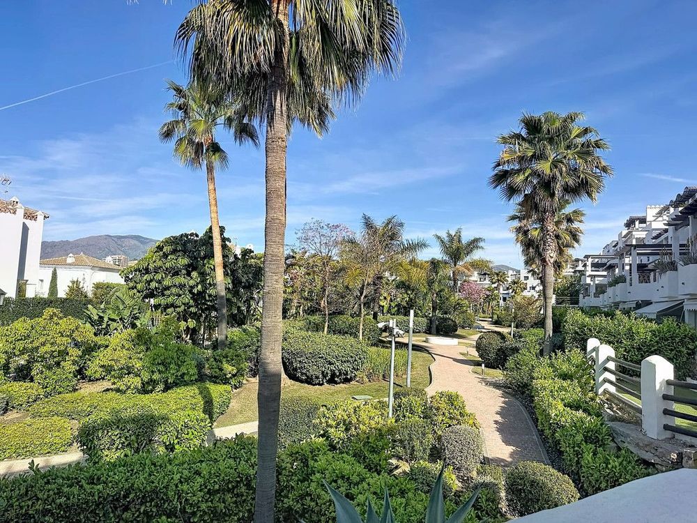 Apartment | Resale in Selwo in Selwo, Costa del Sol - Main property photo