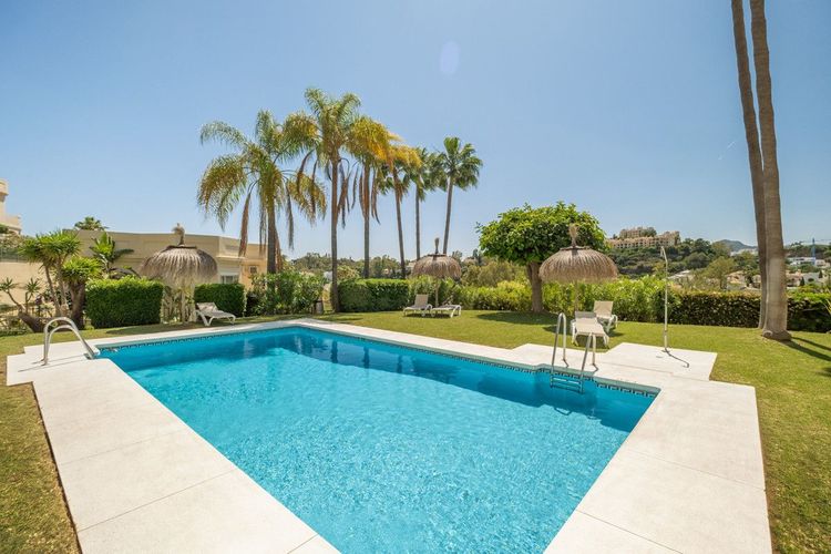 House | Resale in Benahavís in Benahavís Others, Costa del Sol - Photo 4