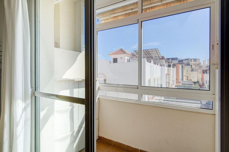 Apartment | Resale in Las Lagunas in Las Lagunas, Costa del Sol - Photo 4