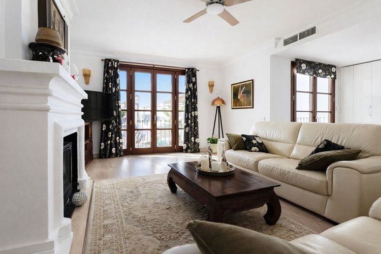 House | Resale in La Heredia in La Heredia, Costa del Sol - Photo 2