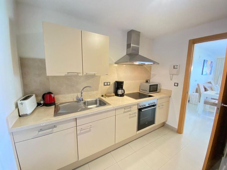 Apartment | Resale in Estepona in Estepona, Costa del Sol - Photo 4