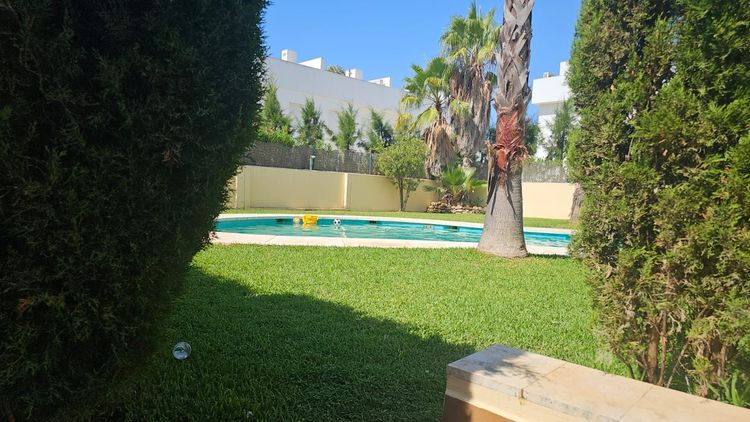 House | Resale in Calahonda in Calahonda, Costa del Sol - Photo 4