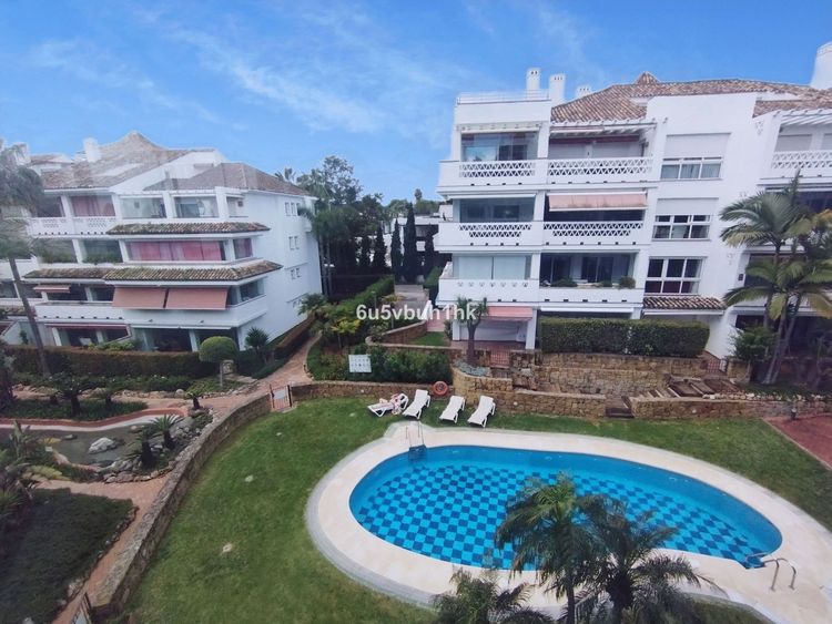 Apartment | Resale in Marbella in Marbella Others, Costa del Sol - Photo 2