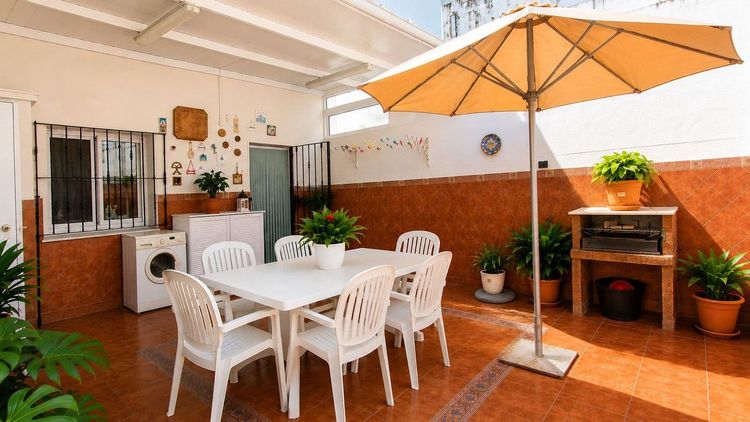 House | Resale in La Línea in La Línea, Costa del Sol - Photo 5